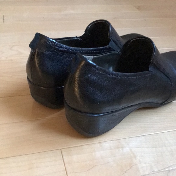 Womens shoes - Picture 3 of 5